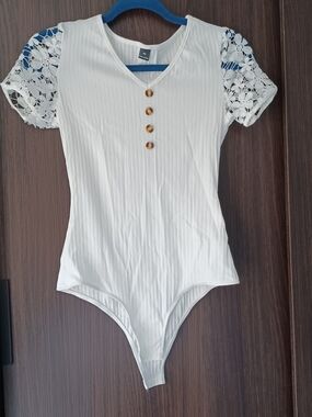 SHEIN White Ribbed Lace Sleeve Bodysuit with Button Detail